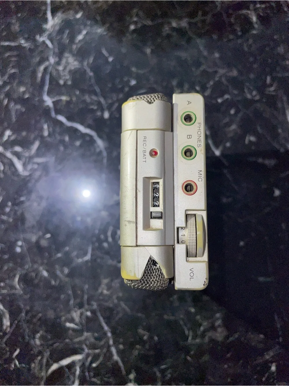 VINTAGE SONY WM-R2 RECORDING WALKMAN - FOR PARTS OR REPAIR